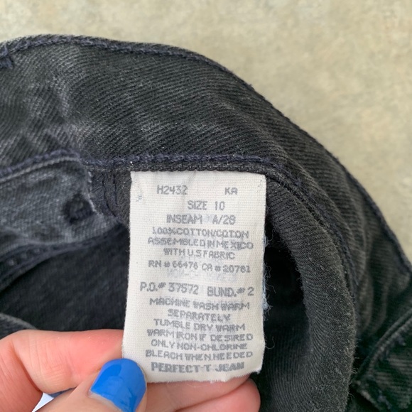 -SOLD- Vintage Tommy Hilfiger Jeans - Picture 6 of 7